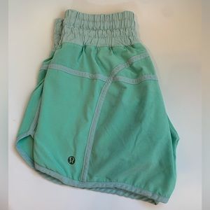Lululemon Tracker Shorts, Size 6